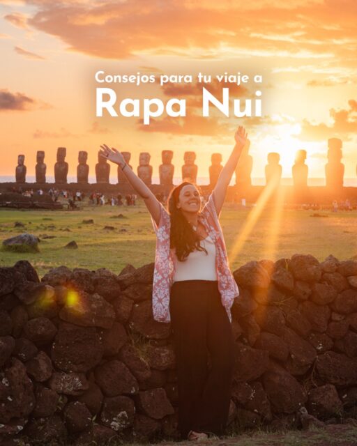 Guarda estos consejos si vas a Rapa Nui! 🗿❤️

🤠Contrata un tour guiado full day. (o más de uno) Conocer la historia de la isla es imprescindible para entender la importancia de los moai y respetar la cultura.

🌅Ve el amanecer en Ahu Tongariki
La salida del sol es un espectáculo hermoso que emociona, más aún si es con moais de fondo. Puedes ir con guía o verlo por tu cuenta desde afuera. 

🐟Prueba la comida local. Pescados, empanadas de atún, ceviches, plátanos, piñas, guayabas, mangos, camotes. El umu (curanto) y el poe (un queque típico en la isla).🍍 

🚙Arrienda un auto y recorre por tu cuenta.
Si bien la mayor parte de la isla es parque nacional, y es necesario ir con un guía. Recorrer en auto te permitirá poder tener independencia para moverte de un lado a otro y parar en miradores a tu ritmo.

🌅Mira el atardecer en Ahu Tahai
El sol se esconde en el mar justo atrás de los moais, mucha gente se reúne en los pastos, y la entrada es gratuita.

🌴Un día entero de playa en Anakena
Anakena está a 30 minutos de Hanga Roa en auto. Aquí hay 3 opciones de restaurantes muy ricos para pasar la tarde disfrutando. (lleva tu snorkel si te gusta mirar bajo el mar) 🐠

🐢Báñate en playa Pea para ver las tortugas
Las tortugas se acercan a buscar algas y son súper curiosas. Recuerda que no debes tocarlas ni alimentarlas. (Lleva tu snorkel y miralas nadar bajo el agua)

🌺Ir a un show de danza y cultura polinesica.
¡No te lo pierdas por nada! Aquí hay shows locales de alto nivel que han sabido mantener la tradición viva, traspasándola por generaciones.

 🌊Haz al menos alguna actividad mar adentro 
Kayak, snorkel, surf, canotaje polinesico o buceo. Sentirse pequeño en medio del océano y poder disfrutar de su belleza e inmensidad es una actividad necesaria estando en la isla más remota del mundo. 

⛪️Participa de una misa de domingo.
Observa el sincretismo religioso, donde se incorporan elementos de la cultura Rapa Nui, como canciones en su lengua y símbolos locales.

✈️Quédate al menos 1 semana en la isla.
No basta con ir solo a los imperdibles, camina con calma, observa, conoce a locales y siente el mana. 🙌🏼

#rapanui #elombligodelmundo #isladepascua #chile